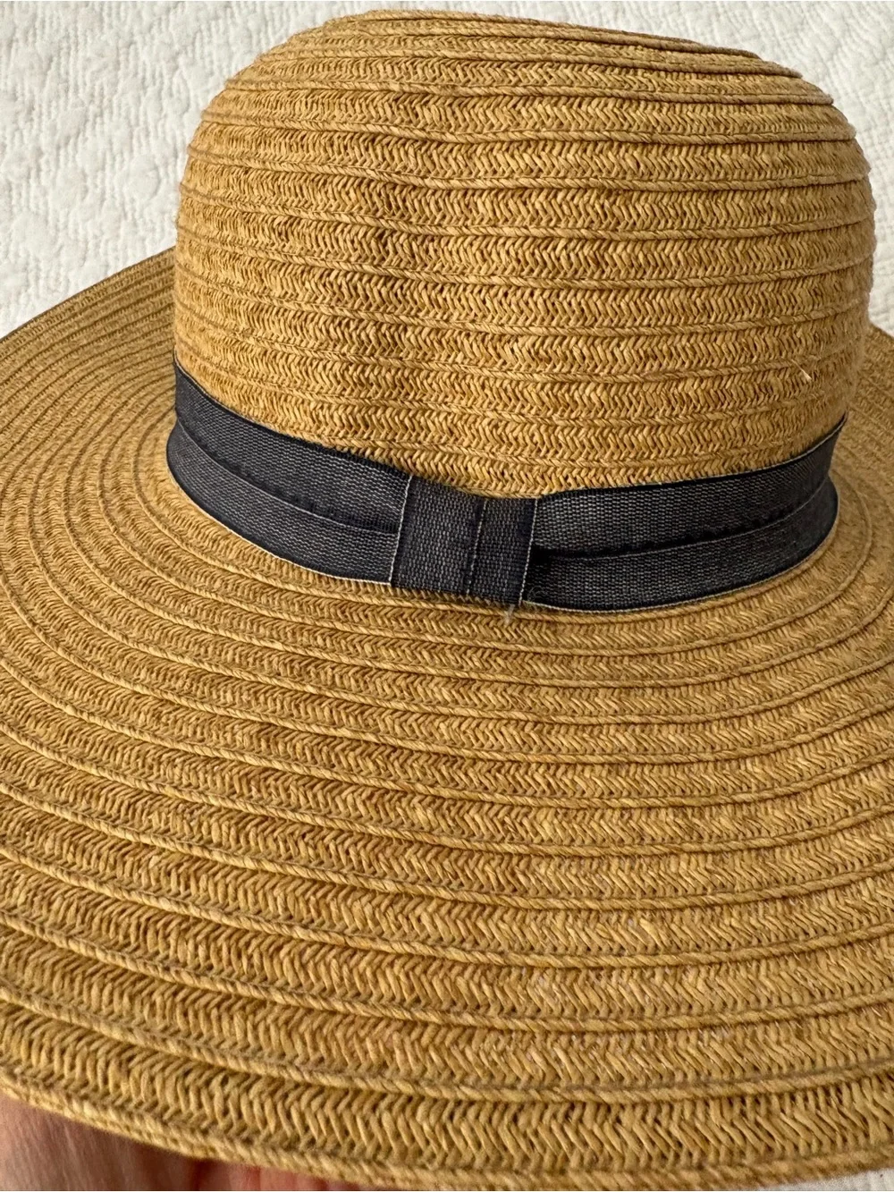 August Hat Co Wide Brim Straw Sun Hat. Tan w/BlackishGrey Band. Great shape.